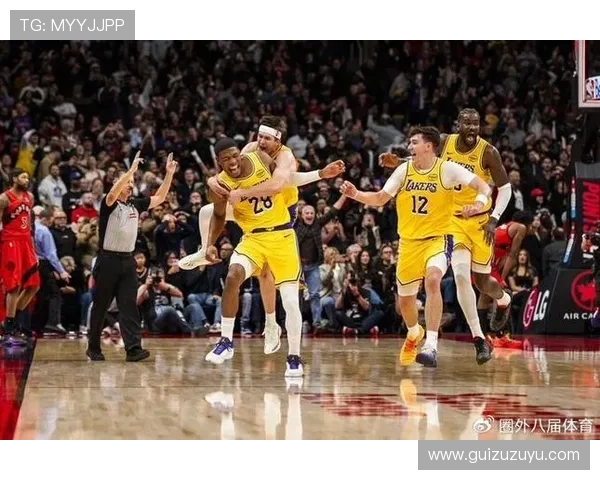 湖人逆转勇士上演绝杀大战引爆全场焦点之夜赛后热议不断全场球迷